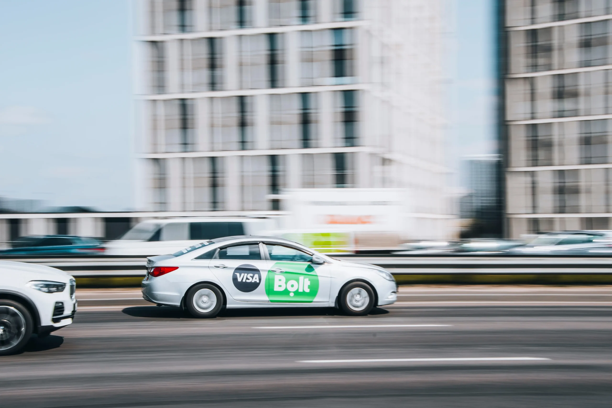 bolt-azerbaijan-taxi-scaled.webp